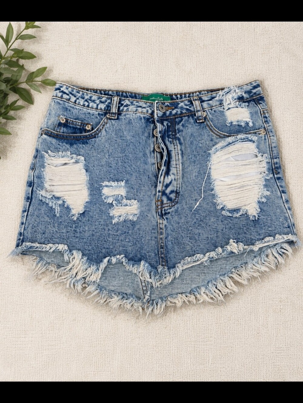 Signature Eight ~ Distressed Acid Wash Denim Mini Skirt Size Large Frayed Hem